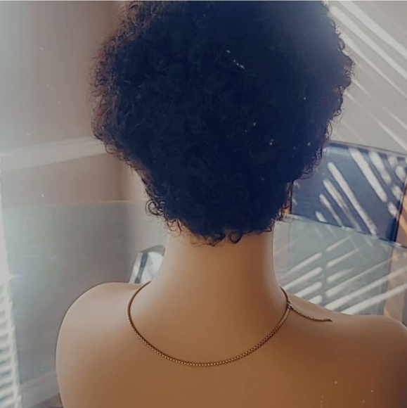 Short curly wig - Picture 2 of 3